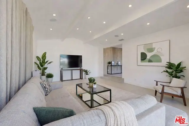 3873 Royal Woods Drive, Sherman Oaks, CA 91403 - #3