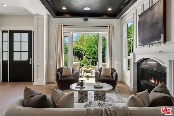 18057 Valley Vista Boulevard, Encino (los Angeles), CA 91316