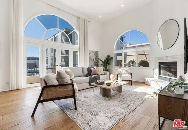 435 Arnaz Drive #304, Los Angeles, CA 90048