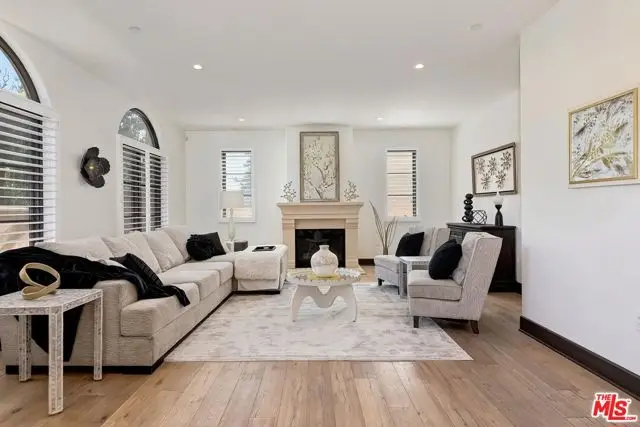 10523 Ashton Avenue #101, Los Angeles, CA 90024 - #2