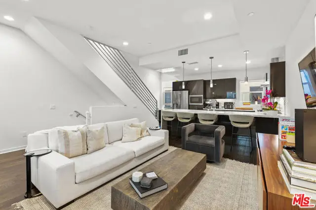 8408 Blackburn Avenue, Los Angeles, CA 90048 - #3