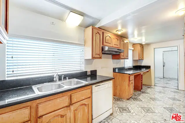 1145 W 89th Street, Los Angeles, CA 90044 - #3