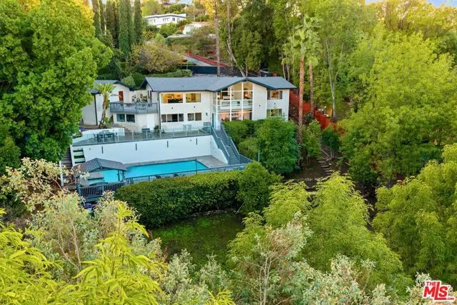 4854 Brewster Drive, Tarzana, CA 91356 - #2