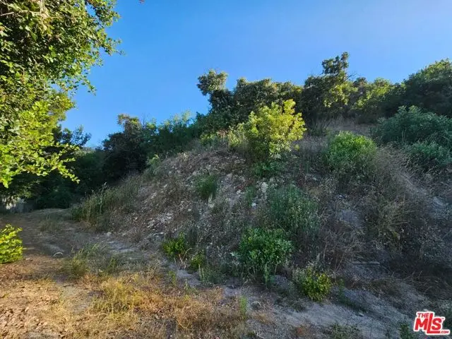 13388 Newcomb Drive, Sherman Oaks, CA 91423 - #2