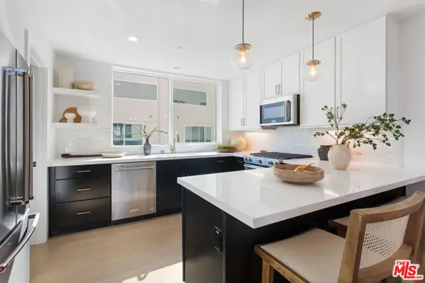 11220 W Lyon Lane #11, North Hollywood (los Angeles), CA 91606