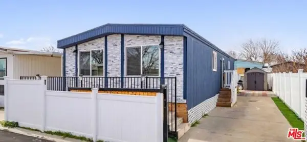 3300 15th St W #383, Rosamond, CA 93560