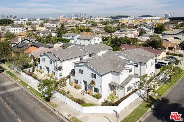 3944 S Budlong Avenue, Los Angeles, CA 90037 - #3