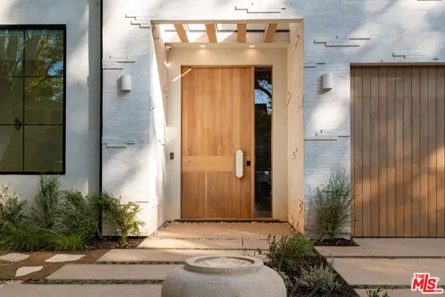 4170 Sunnyslope Avenue, Sherman Oaks, CA 91423 - #3