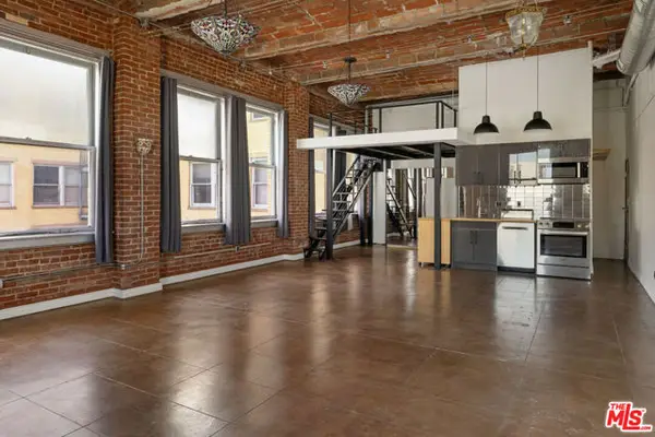 215 W 7th Street #1302, Los Angeles, CA 90014