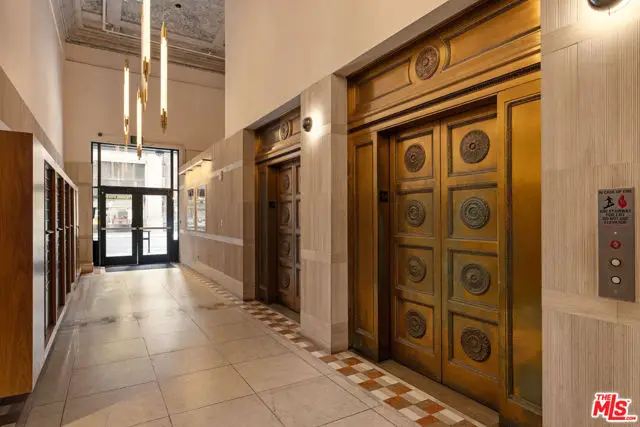 215 W 7th Street #1302, Los Angeles, CA 90014 - #3