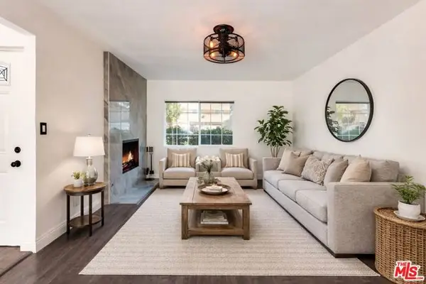 18318 Gresham Street, Northridge (los Angeles), CA 91325