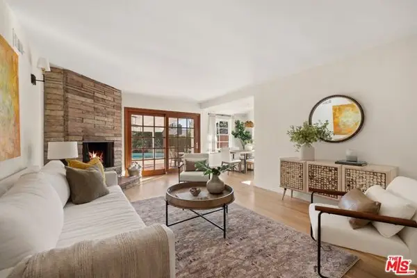 15016 Archwood Street, Van Nuys (los Angeles), CA 91405