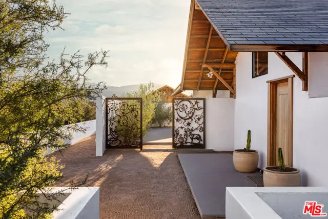 53252 Pipes Canyon Road, Pioneertown, CA 92268 - #3