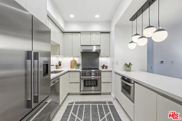 441 S Barrington Avenue #105, Los Angeles, CA 90049 - #3