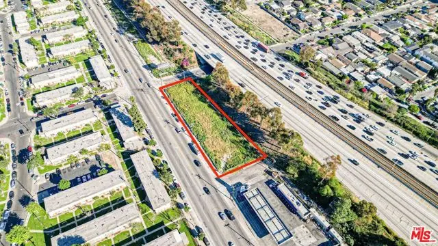 1422 E Imperial Highway, Los Angeles, CA 90059 - #3