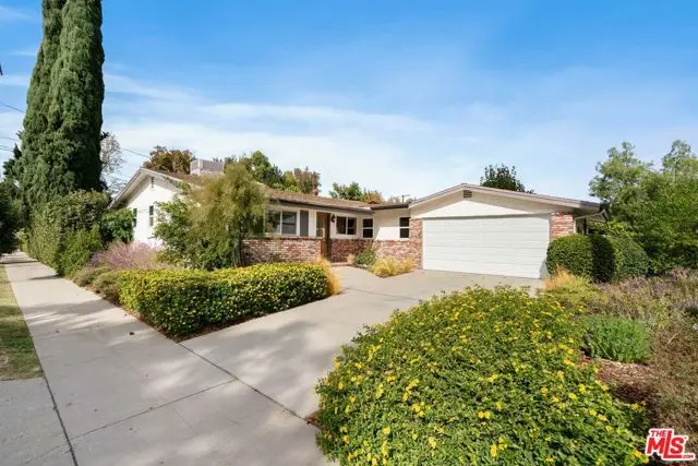 5211 Allott Avenue, Sherman Oaks, CA 91401 - #2