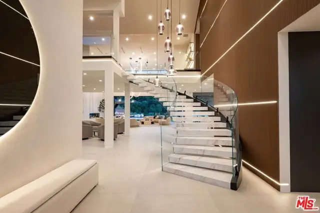 19378 Lemmer Drive, Tarzana, CA 91356 - #3