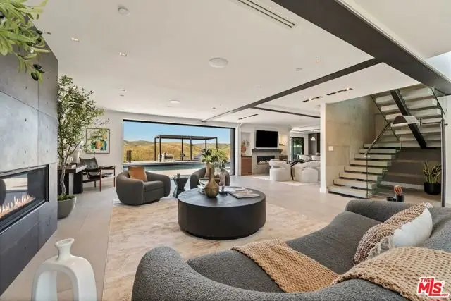 26029 Farmfield Road, Calabasas, CA 91302 - #3