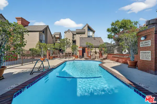 835 S Lucerne Boulevard #105, Los Angeles, CA 90005