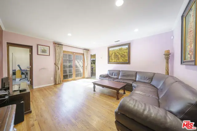 6110 Shoshone Avenue, Encino, CA 91316 - #3