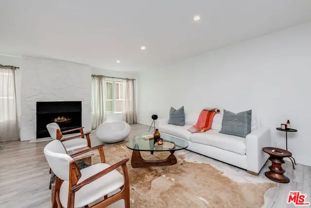 16 Quarterdeck Street #102, Marina Del Rey, CA 90292 - #3