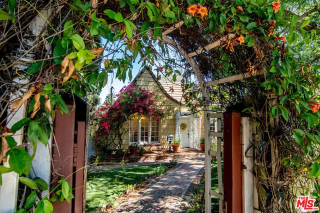 14413 Valley Vista Boulevard, Sherman Oaks, CA 91423 - #2