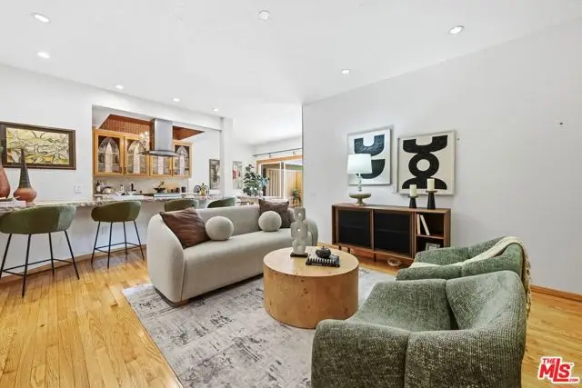 612 S Barrington Avenue #213, Los Angeles, CA 90049 - #2