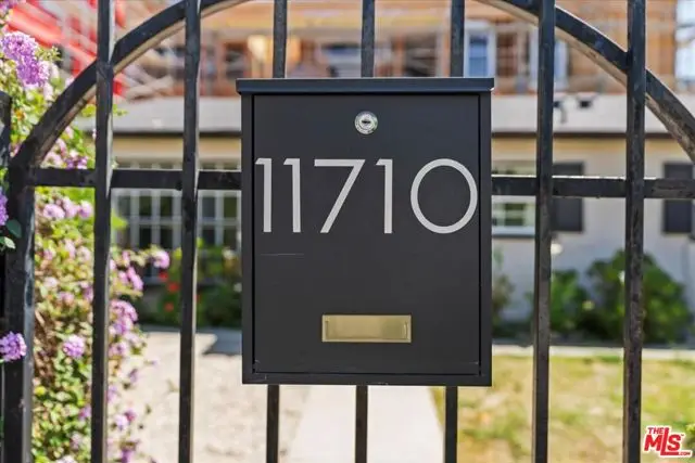 11710 Hartsook Street, Valley Village, CA 91607 - #2