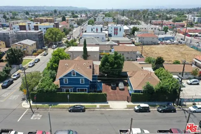 1327 W 35th Street, Los Angeles, CA 90007 - #1