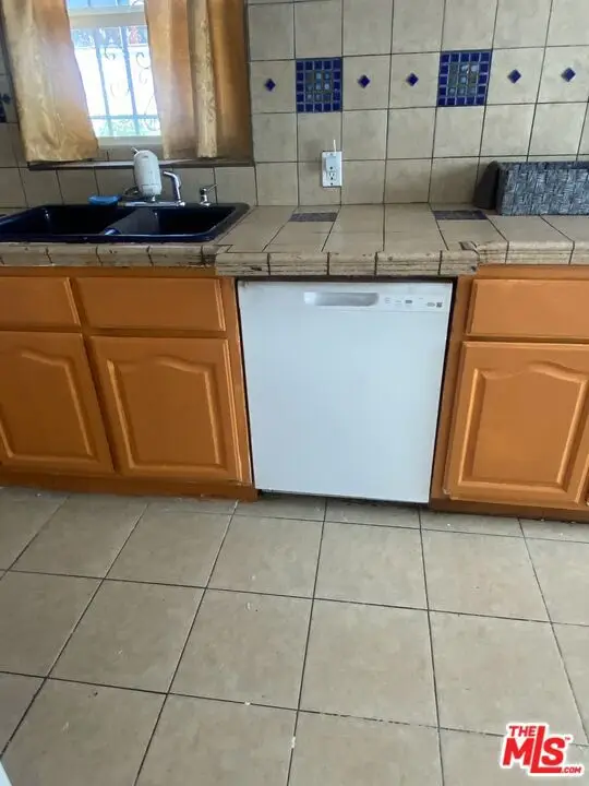 427 E Hardy Street, Inglewood, CA 90301 - #3