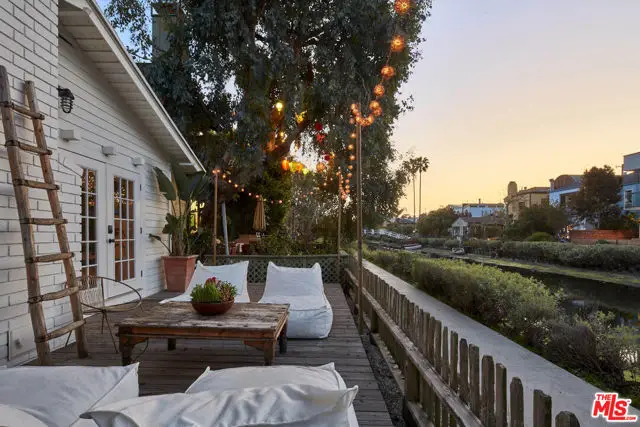 230 Sherman Canal, Venice, CA 90291 - #1