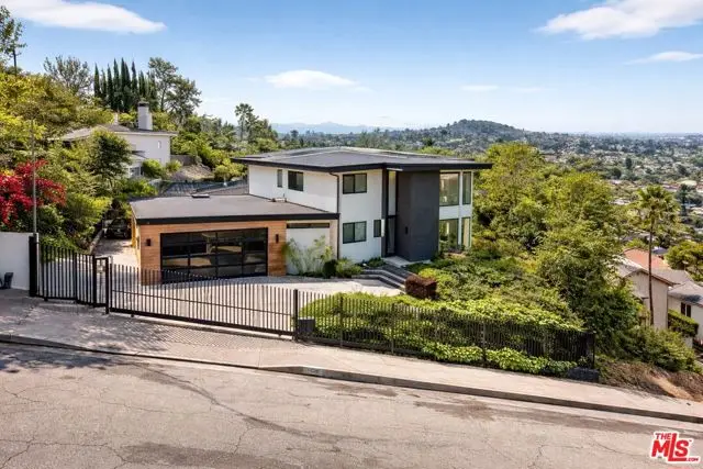 11428 Dona Lola Drive, Studio City, CA 91604 - #2