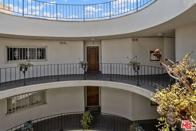 2260 N Cahuenga Boulevard #502, Los Angeles, CA 90068 - #3