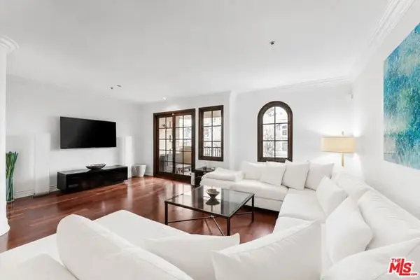 850 N Croft Avenue #302, Los Angeles, CA 90069