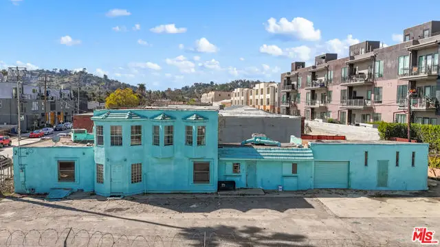 3051 N Coolidge Avenue, Los Angeles, CA 90039 - #2