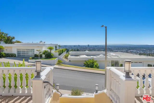 2315 N Hobart Boulevard, Los Angeles, CA 90027 - #3