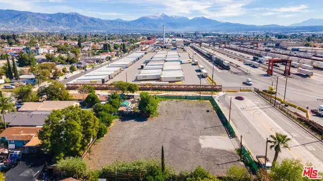 1527 W 4th Street, San Bernardino, CA 92411 - #3