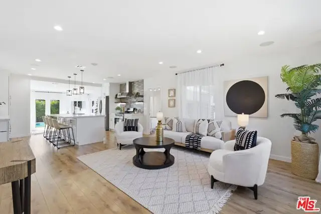 17320 Tiara Street, Encino, CA 91316 - #3