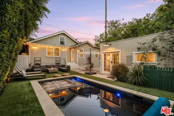 7030 De Longpre Avenue, Los Angeles, CA 90028