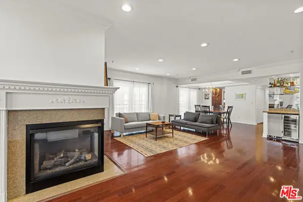 11826 Dorothy Street #PH1, Los Angeles, CA 90049