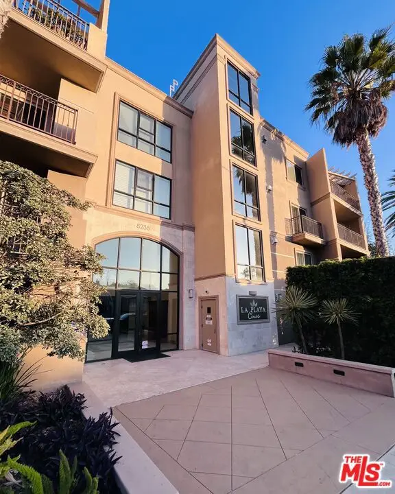 8238 W Manchester Avenue #103, Playa Del Rey (los Angeles), CA 90293