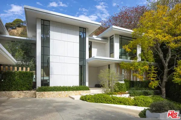 9509 Heather Road, Beverly Hills, CA 90210