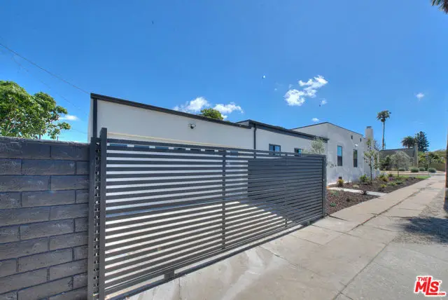 2529 W 73rd Street, Los Angeles, CA 90043 - #3