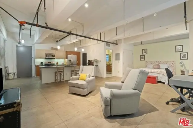 746 S Los Angeles Street #403, Los Angeles, CA 90014 - #2