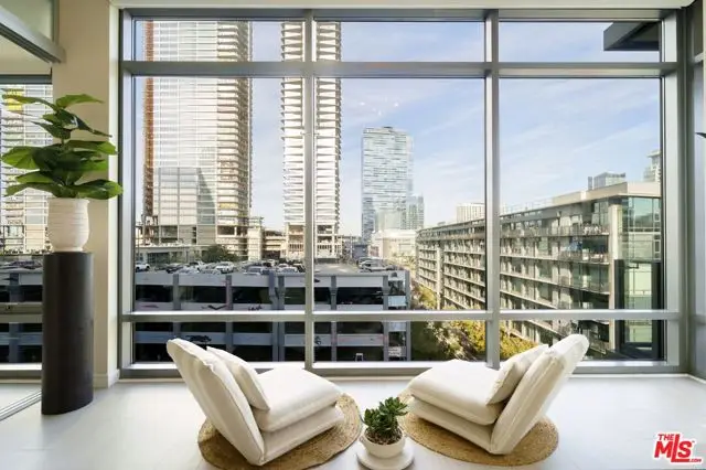 1100 S Hope Street #716, Los Angeles, CA 90015 - #2