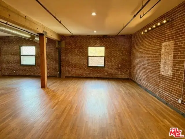 215 S Santa Fe Avenue #4, Los Angeles, CA 90012 - #2