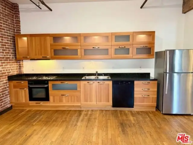215 S Santa Fe Avenue #4, Los Angeles, CA 90012 - #3