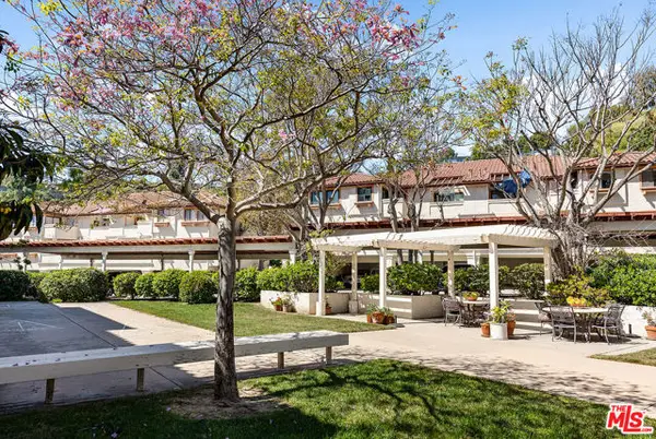 501 Palisades Drive #106, Pacific Palisades (los Angeles), CA 90272