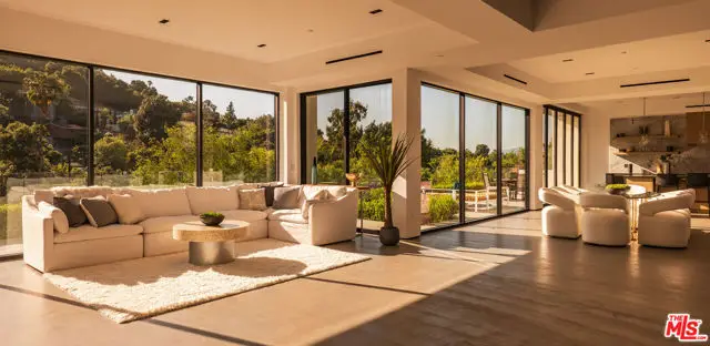 3920 Knobhill Drive, Sherman Oaks, CA 91423 - #3