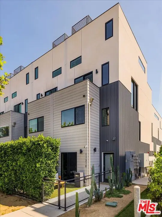 11310 Victory Boulevard, North Hollywood (los Angeles), CA 91606